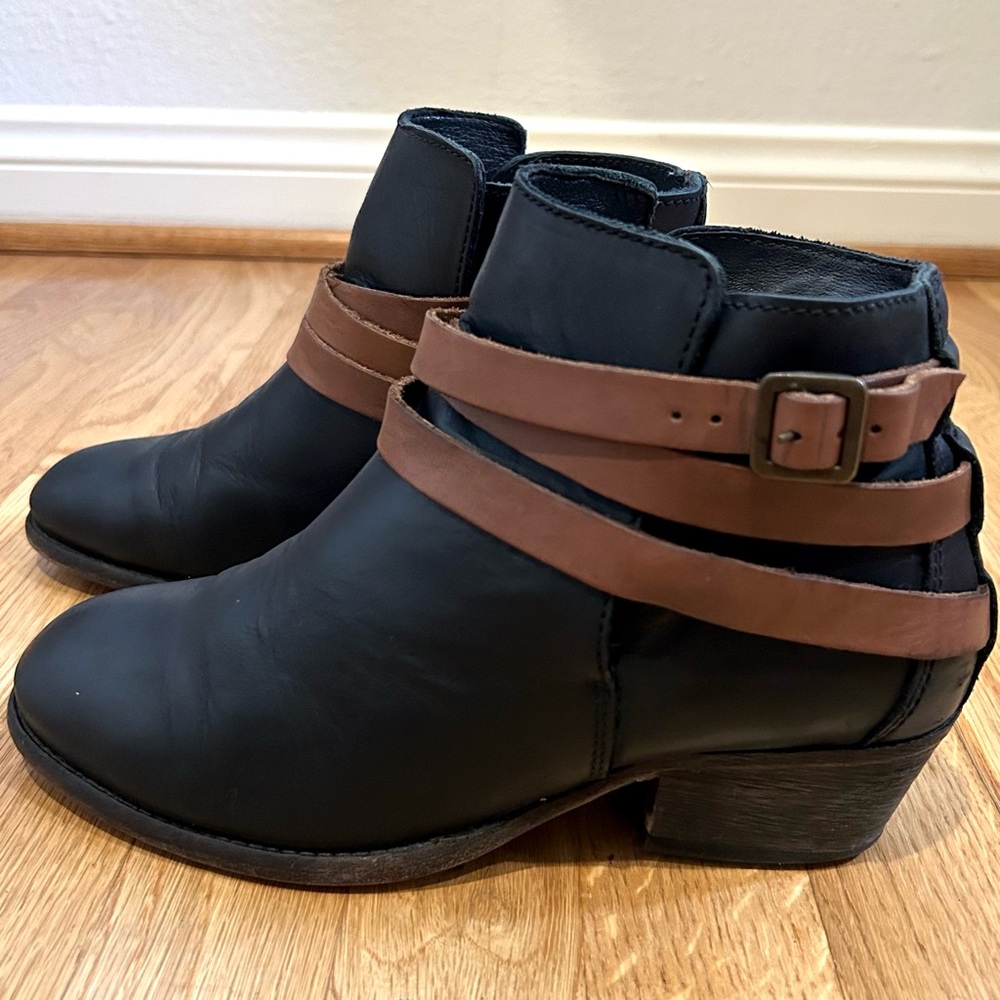 H by Hudson Horrigan Boot in Black Leather size 38 / 7.5 ankle bootie low heel